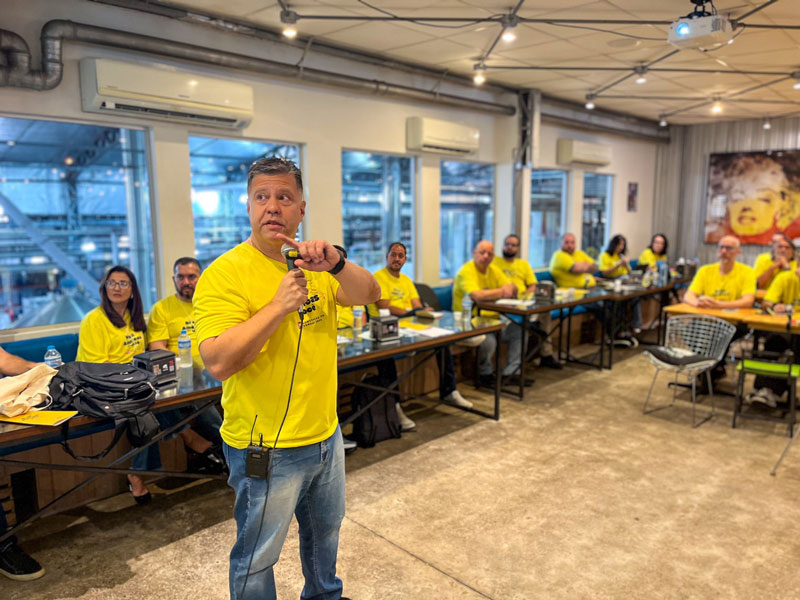 Fernando Italiani em treinamento comercial